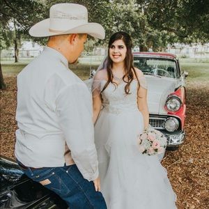 Meet your Posher, Courtney